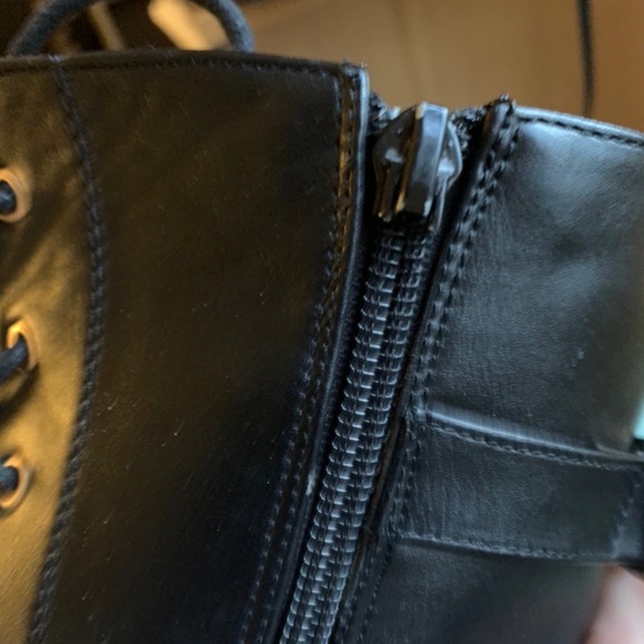 Boot - Picture 5 of 9